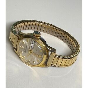 Lucerne Wristwatch Women OS Gold Swiss Made Day Date Vintage 30053F